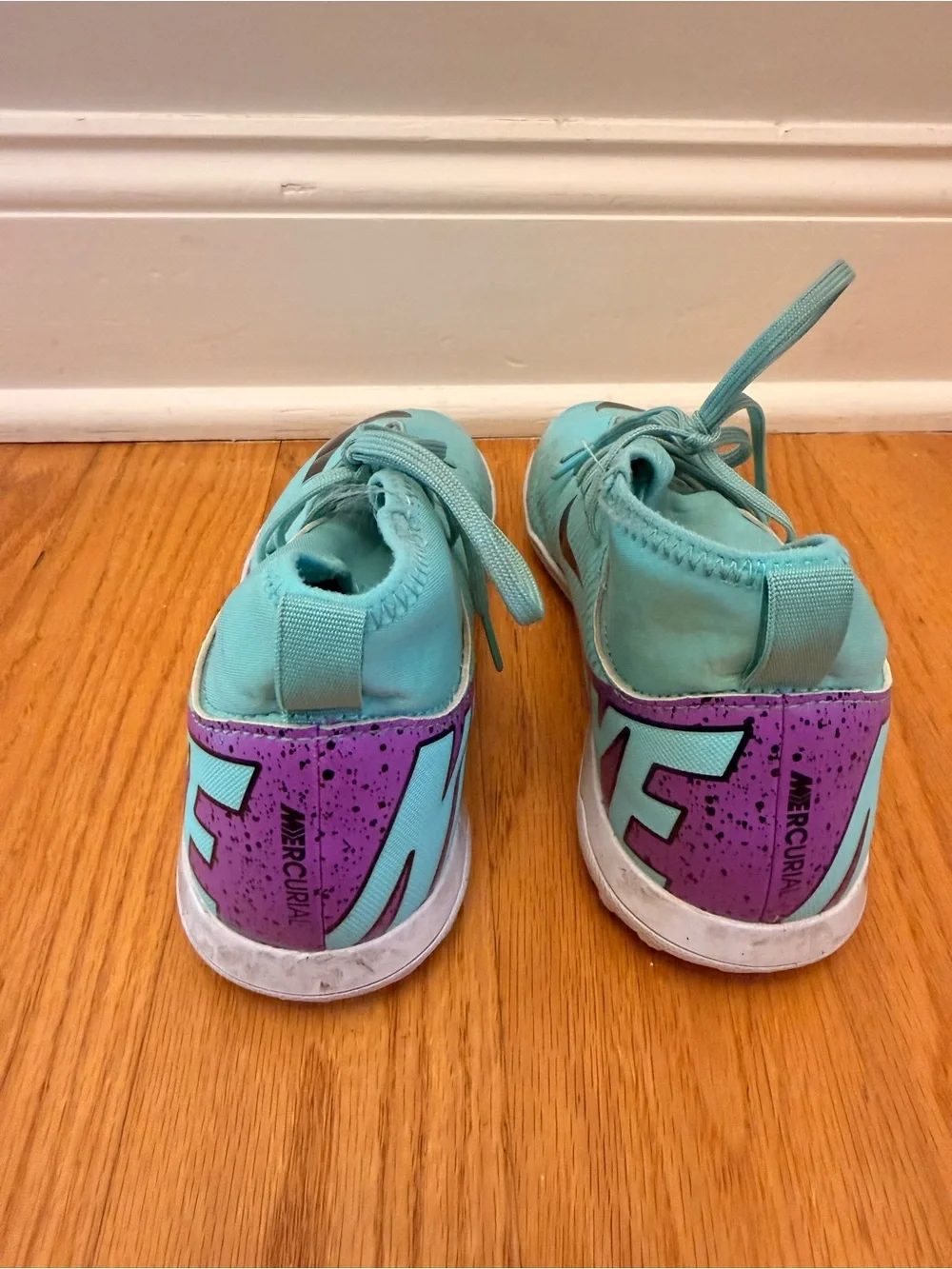 Nike Girls Teal Indoor Soccer Shoes with Black Swoosh
